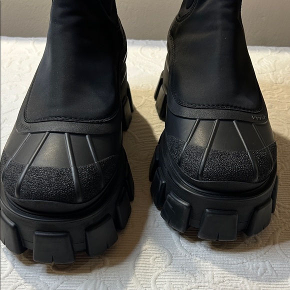 Prada Logo Monolith Duck Boot Black Chunky Platform Unisex Boots. Size 10 - Picture 1 of 16